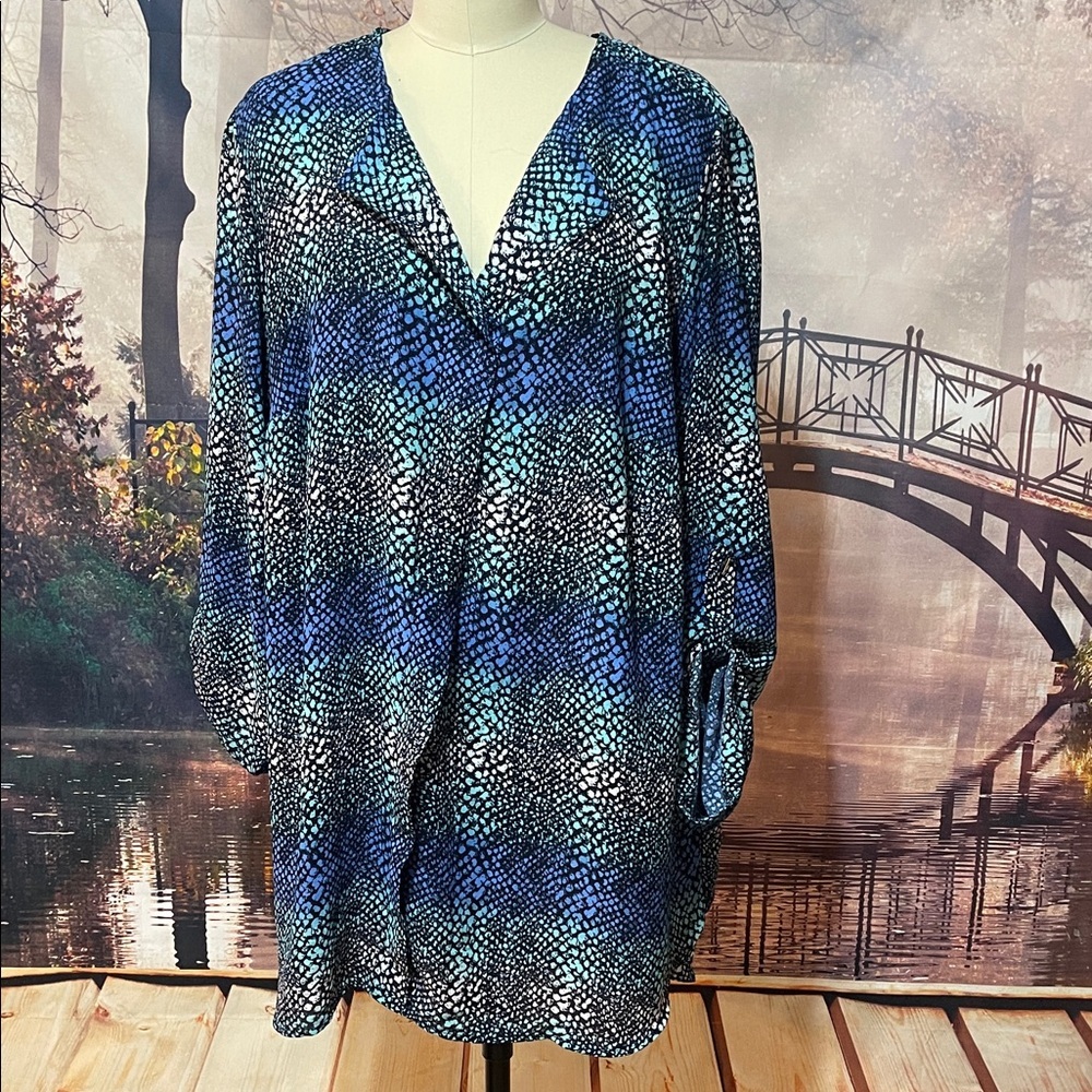 Pure Energy Blue and Black Patterned Top